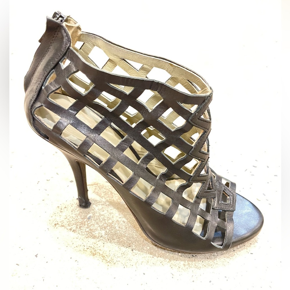 IXOS caged leather pump. Womens Size 6.5